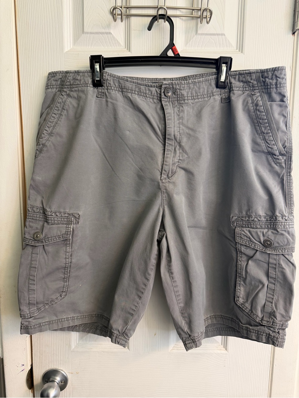 Quiksilver Men's Gray Cargo Shorts – Utility Pocket Style